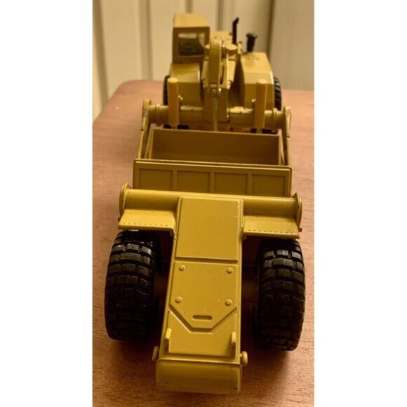 1:50 Norscot CAT 631E Caterpillar Die-Cast Scraper Tractor - Picture 5 of 12
